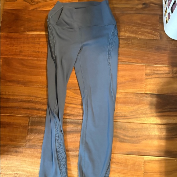 Lululemon blue Gray High-Waisted Leggings floral detailing size 4 - Picture 1 of 3